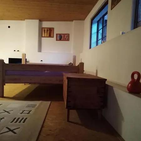 Letní Domek, Koně, Lezecká Stěna, Fitness, Nově I Možnost Spaní Nad Hlavami Koní!!! * Cizkov