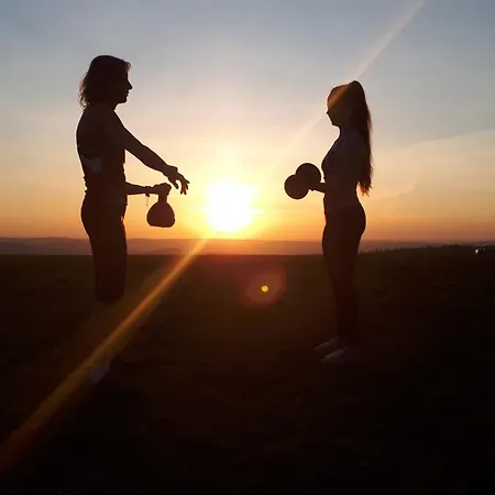 Letní Domek, Koně, Lezecká Stěna, Fitness, Nově I Možnost Spaní Nad Hlavami Koní!!! Cizkov
